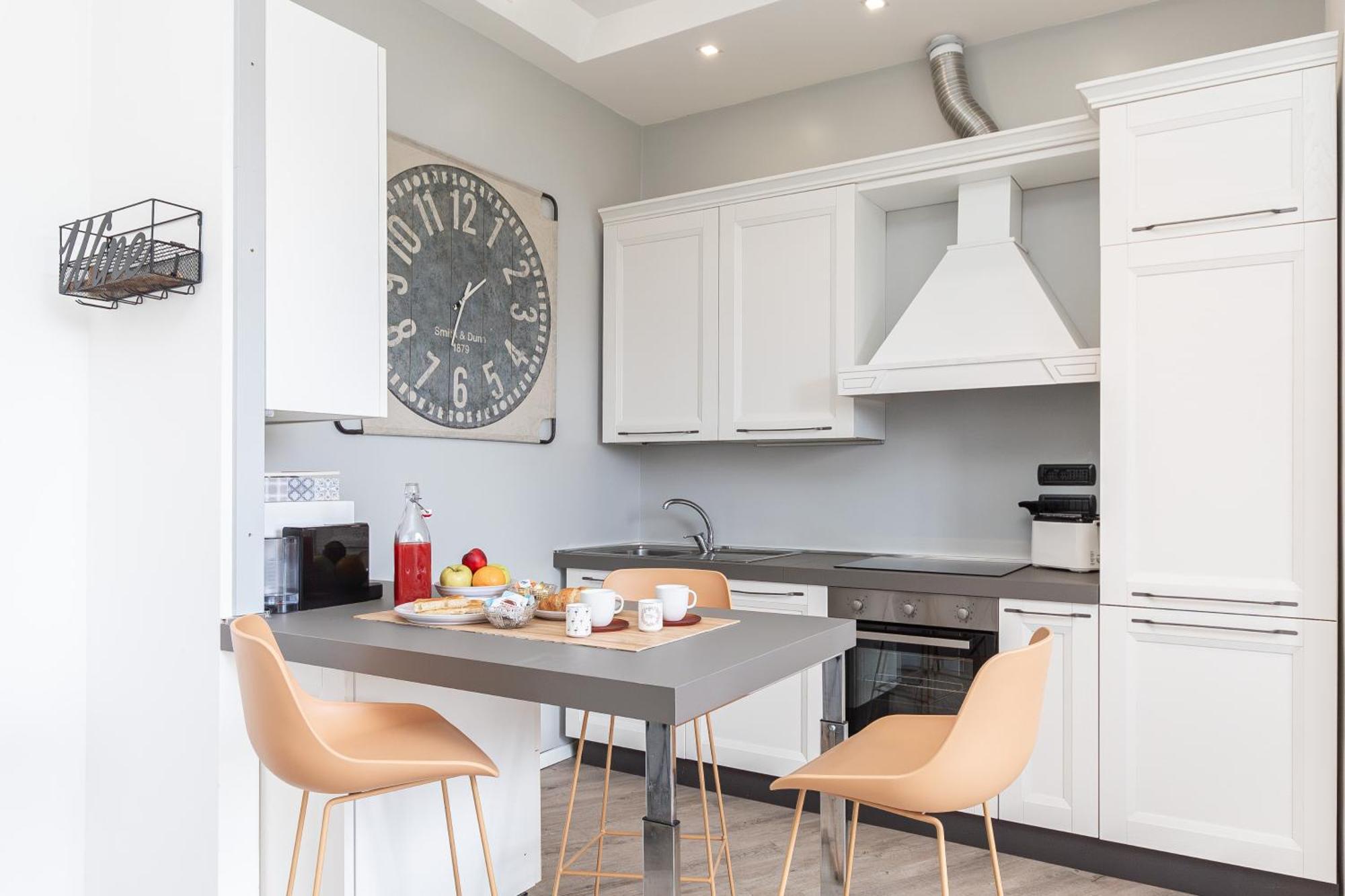 Spacious 3-Bedroom Apartment - 10 Min To City Center & 5 Min To Gaslini Hospital Genova Kültér fotó