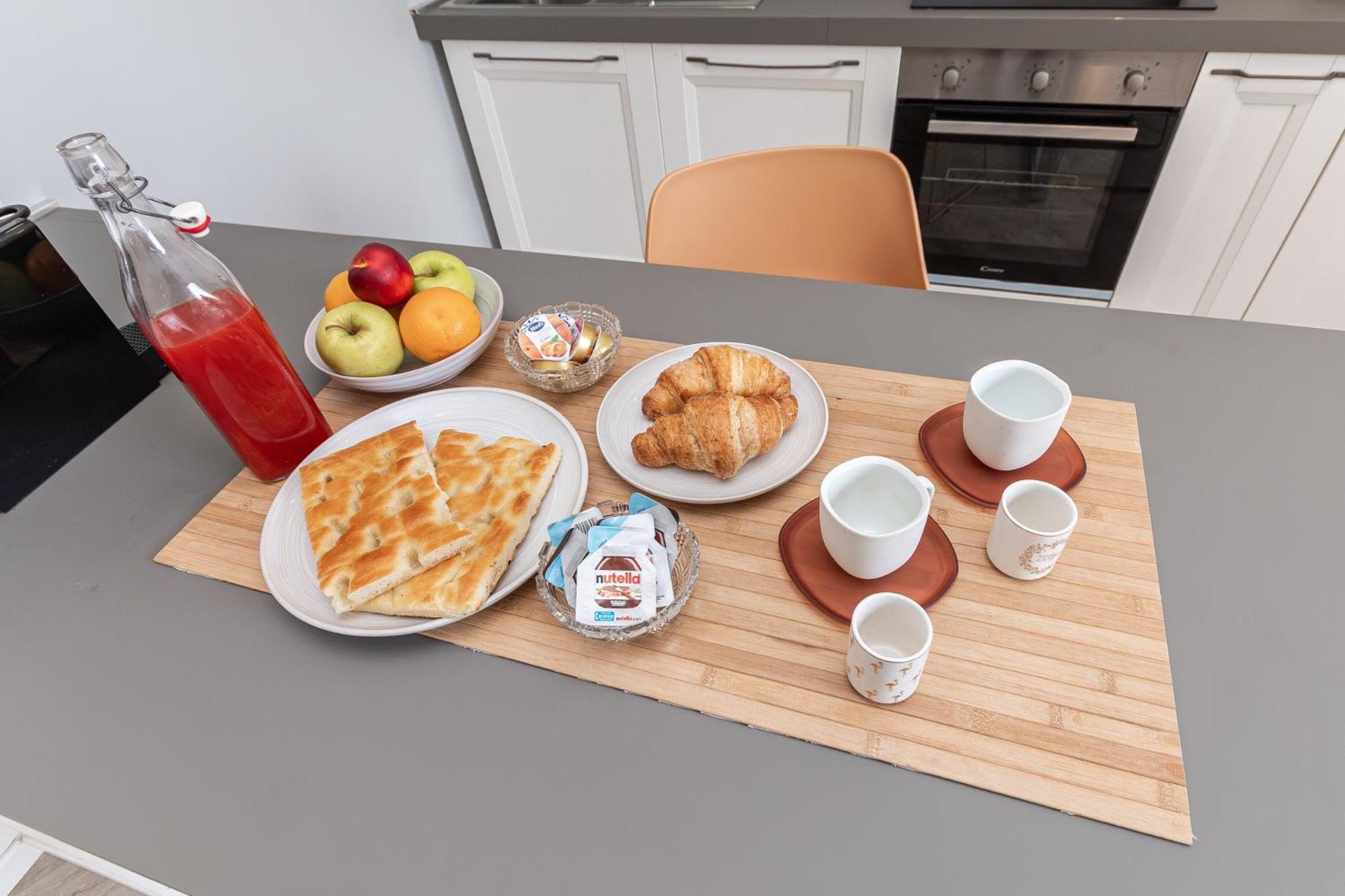 Spacious 3-Bedroom Apartment - 10 Min To City Center & 5 Min To Gaslini Hospital Genova Kültér fotó