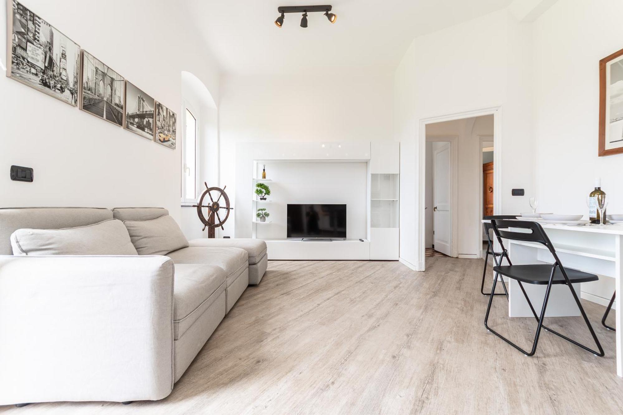 Spacious 3-Bedroom Apartment - 10 Min To City Center & 5 Min To Gaslini Hospital Genova Kültér fotó