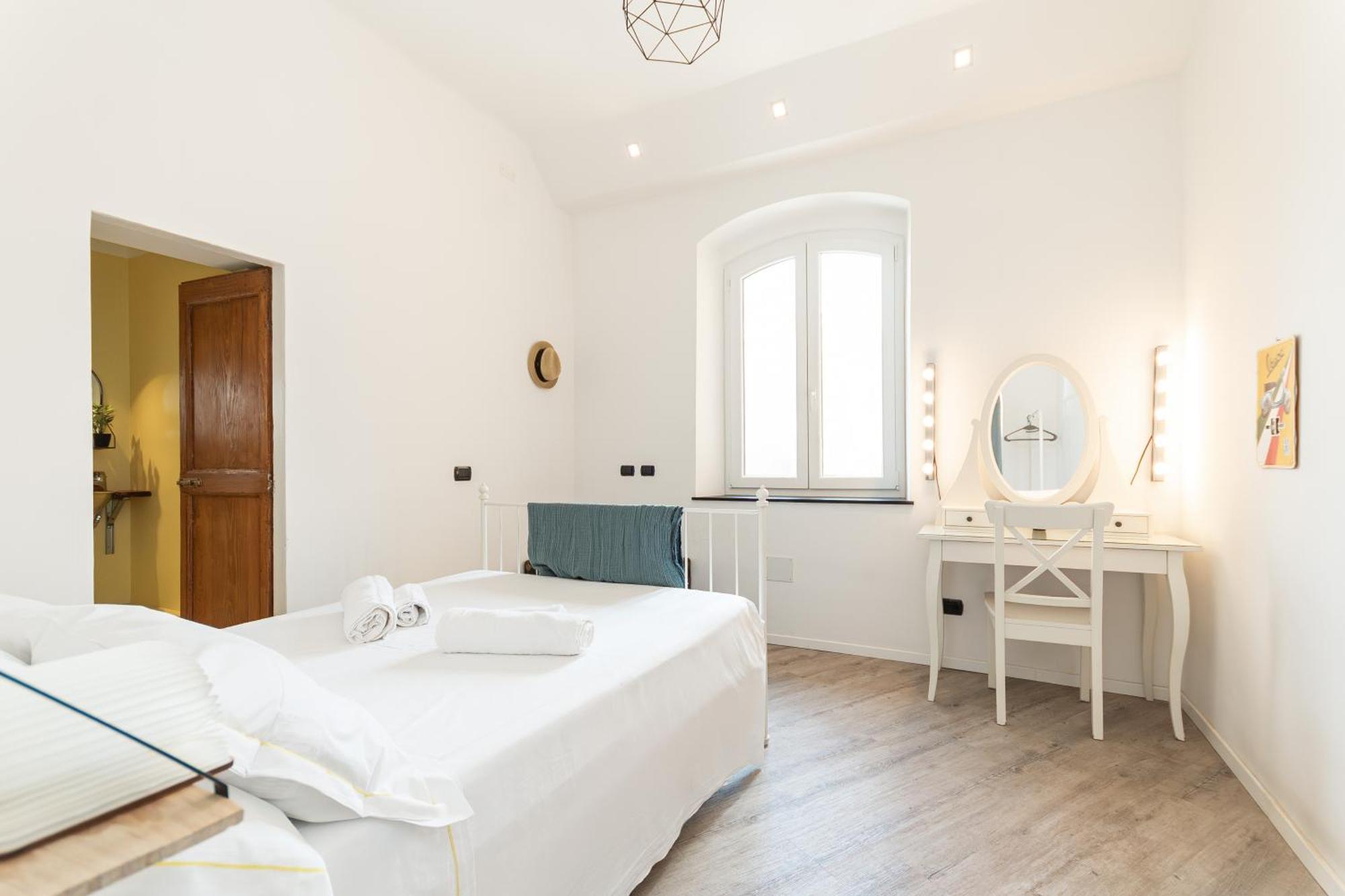 Spacious 3-Bedroom Apartment - 10 Min To City Center & 5 Min To Gaslini Hospital Genova Kültér fotó