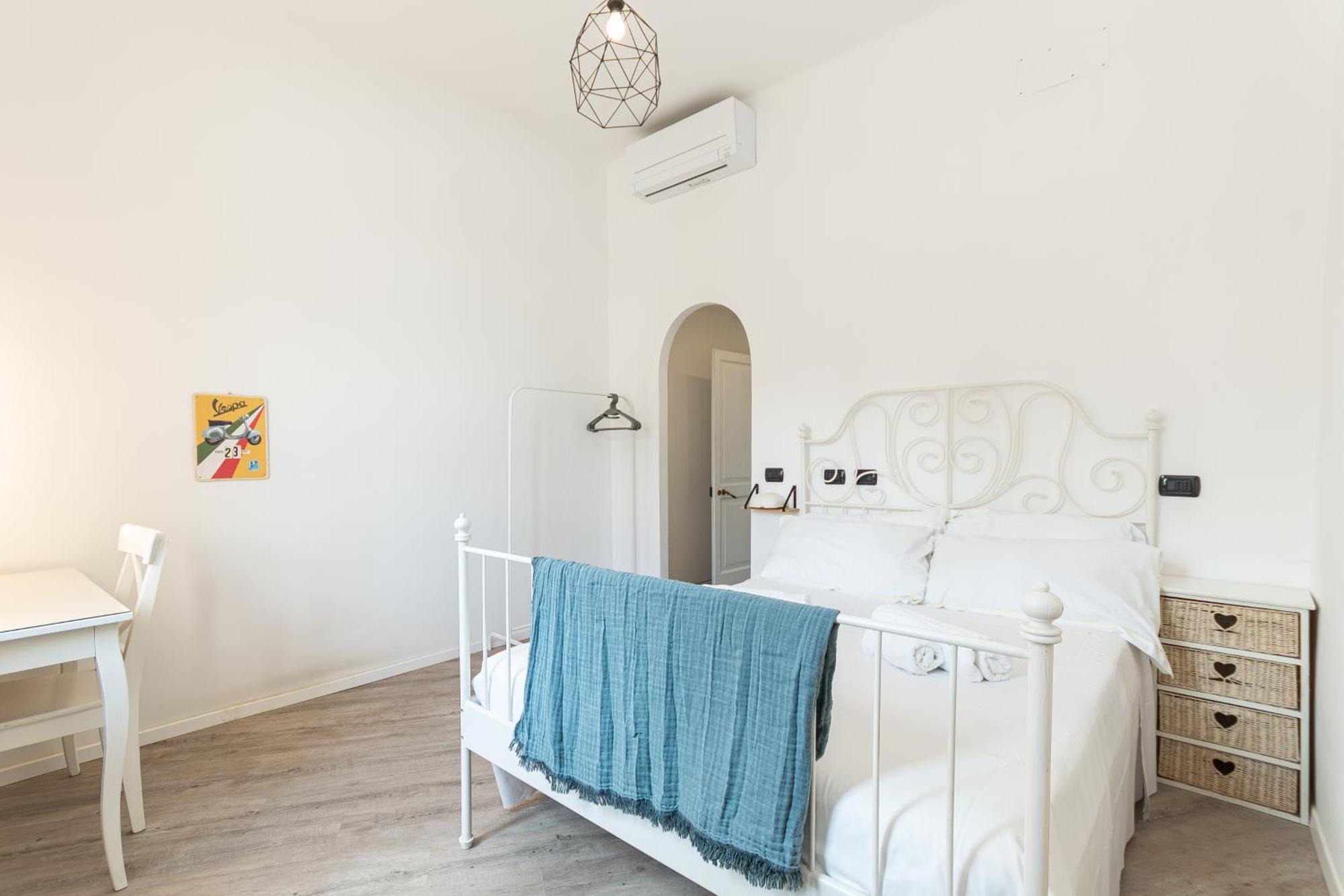 Spacious 3-Bedroom Apartment - 10 Min To City Center & 5 Min To Gaslini Hospital Genova Kültér fotó