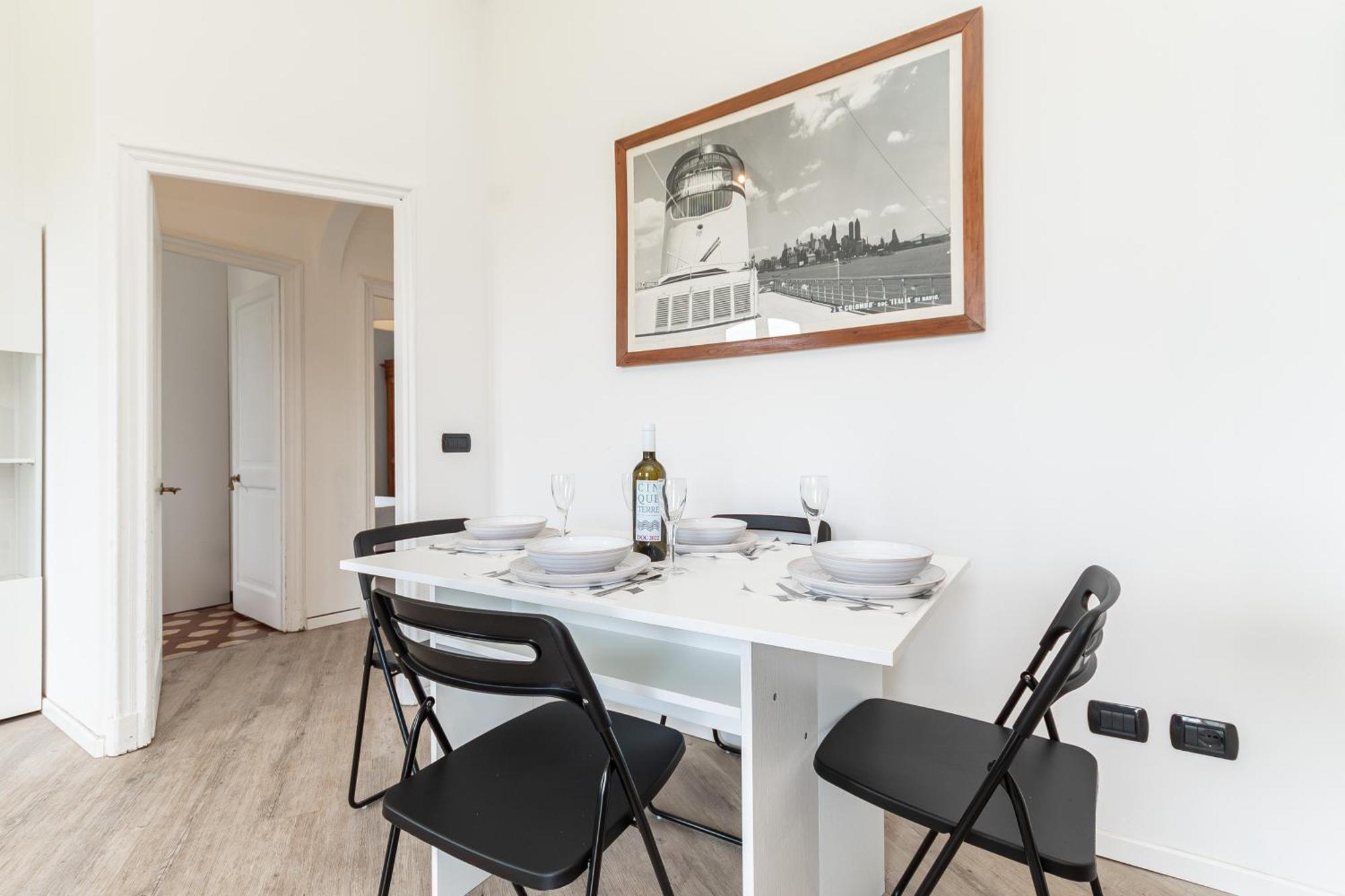 Spacious 3-Bedroom Apartment - 10 Min To City Center & 5 Min To Gaslini Hospital Genova Kültér fotó