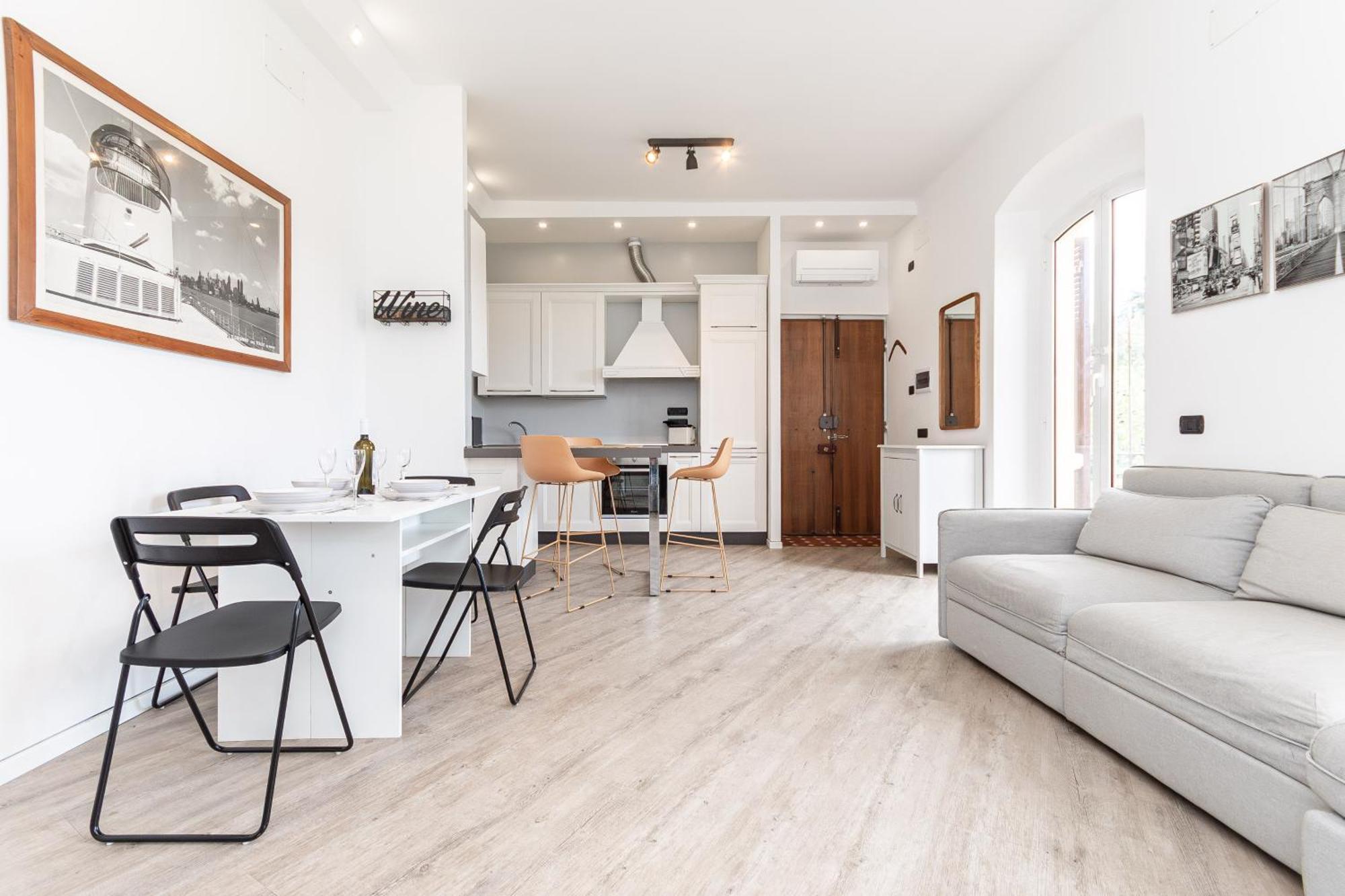 Spacious 3-Bedroom Apartment - 10 Min To City Center & 5 Min To Gaslini Hospital Genova Kültér fotó
